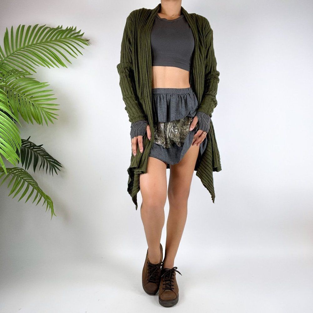 Vintage Y2K Fairy Grunge Gray Ruffle High Waisted Indie Mini Skirt / Size: 10/12